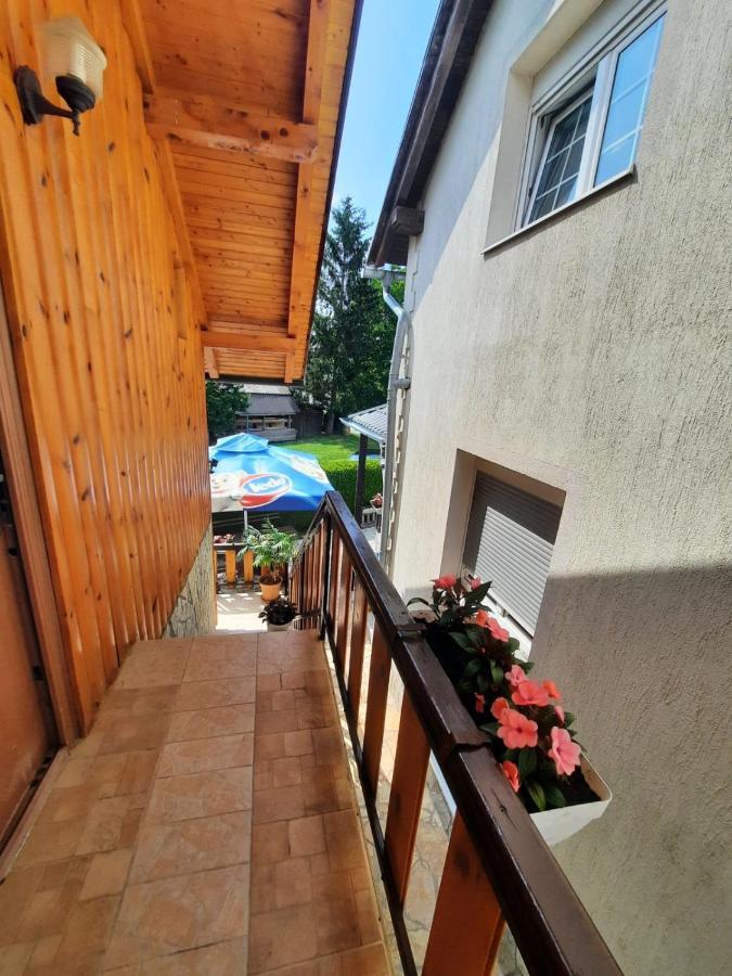 Filip Hotel Korenica Exterior photo